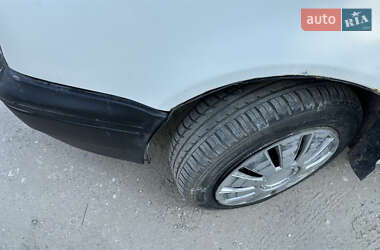 Хэтчбек Volkswagen Golf 1993 в 