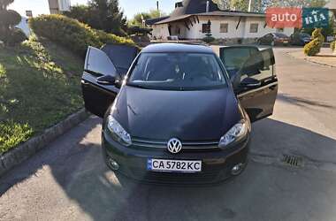 Хэтчбек Volkswagen Golf 2011 в 