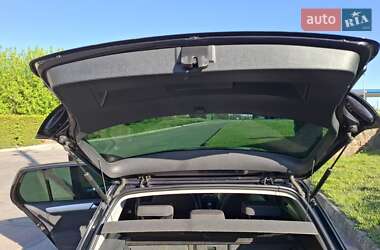 Хэтчбек Volkswagen Golf 2011 в 