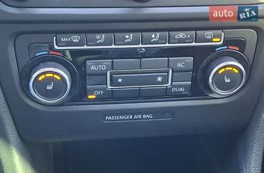 Хэтчбек Volkswagen Golf 2011 в 