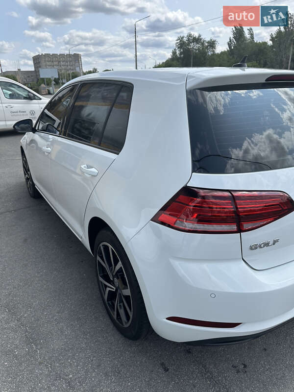 Хэтчбек Volkswagen Golf 2020 в Днепре