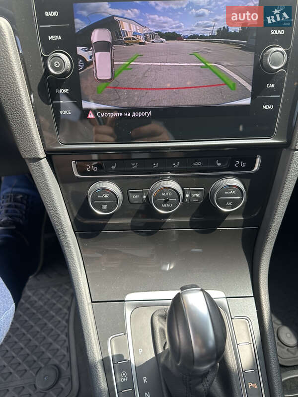 Хэтчбек Volkswagen Golf 2020 в Днепре