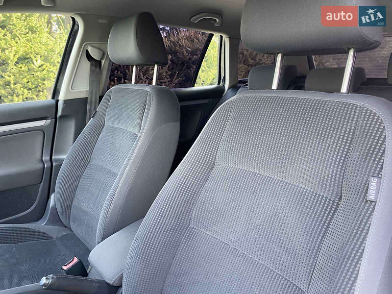 Универсал Volkswagen Golf 2009 в Вознесенске