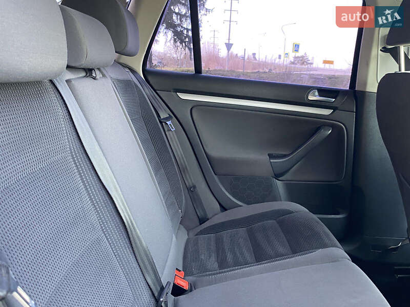 Универсал Volkswagen Golf 2009 в Вознесенске