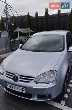 Хэтчбек Volkswagen Golf 2007 в Коростене