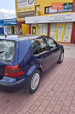 Хэтчбек Volkswagen Golf 2002 в 