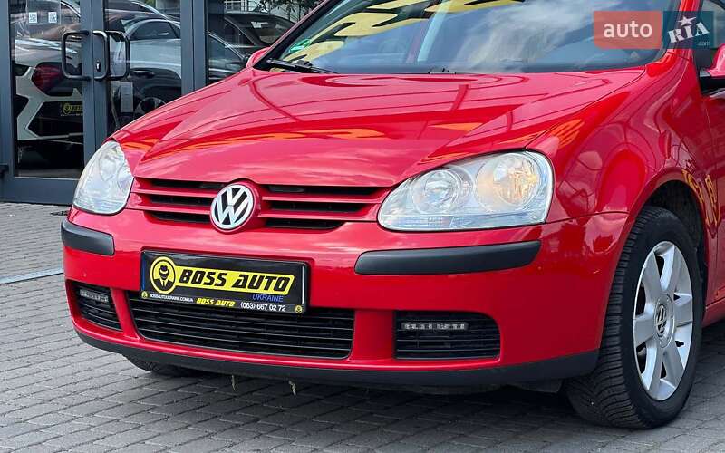 Хетчбек Volkswagen Golf 2004 в Івано-Франківську