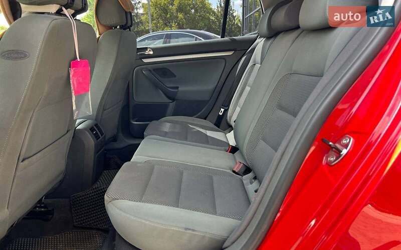 Хетчбек Volkswagen Golf 2004 в Івано-Франківську