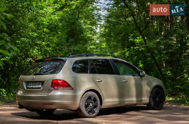 Универсал Volkswagen Golf 2012 в 