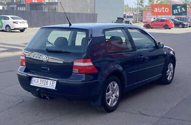 Хэтчбек Volkswagen Golf 2002 в 