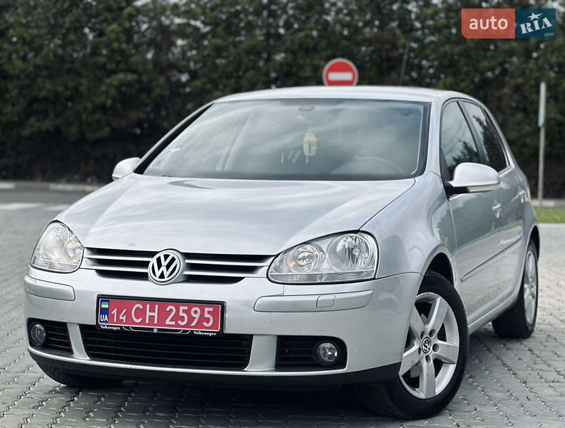 Хетчбек Volkswagen Golf 2008 в Львові