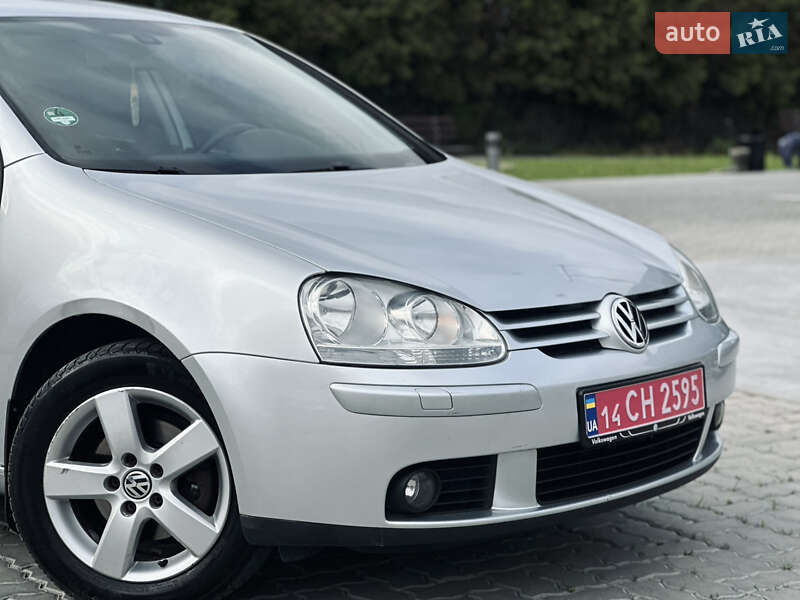 Хетчбек Volkswagen Golf 2008 в Львові