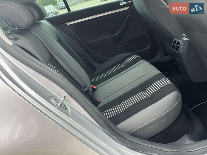 Хетчбек Volkswagen Golf 2008 в Львові
