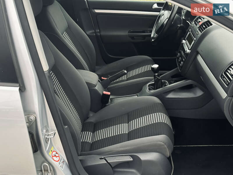 Хетчбек Volkswagen Golf 2008 в Львові