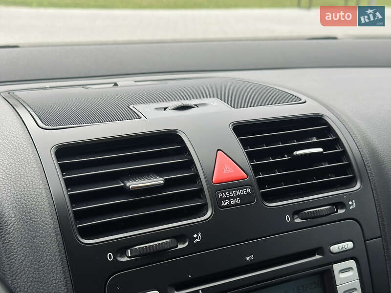 Хетчбек Volkswagen Golf 2008 в Львові