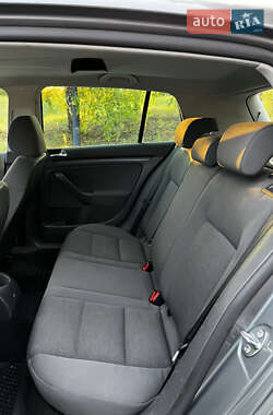 Хэтчбек Volkswagen Golf 2007 в 