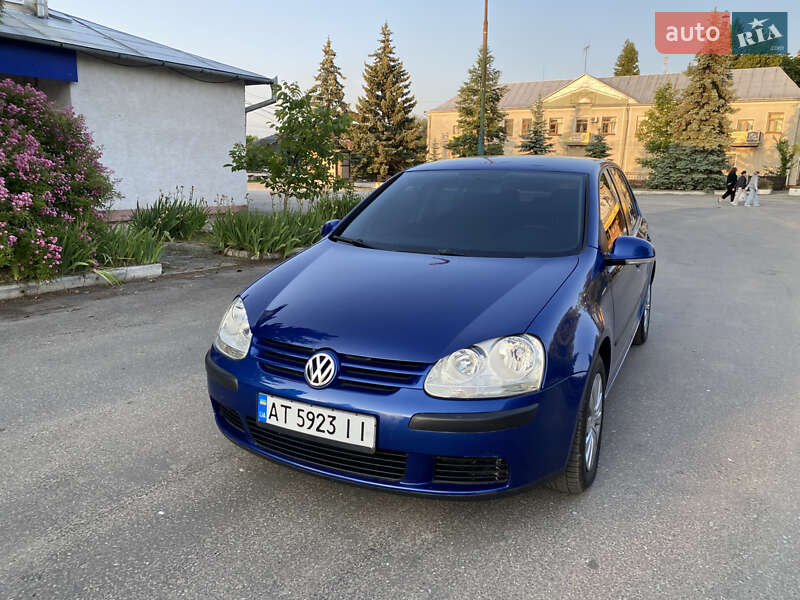 Хетчбек Volkswagen Golf 2004 в Івано-Франківську