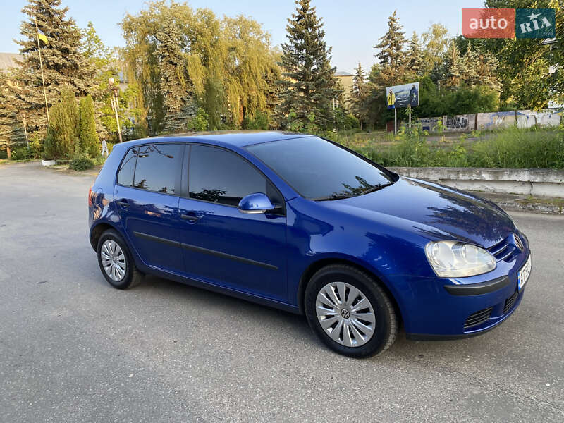 Хетчбек Volkswagen Golf 2004 в Івано-Франківську