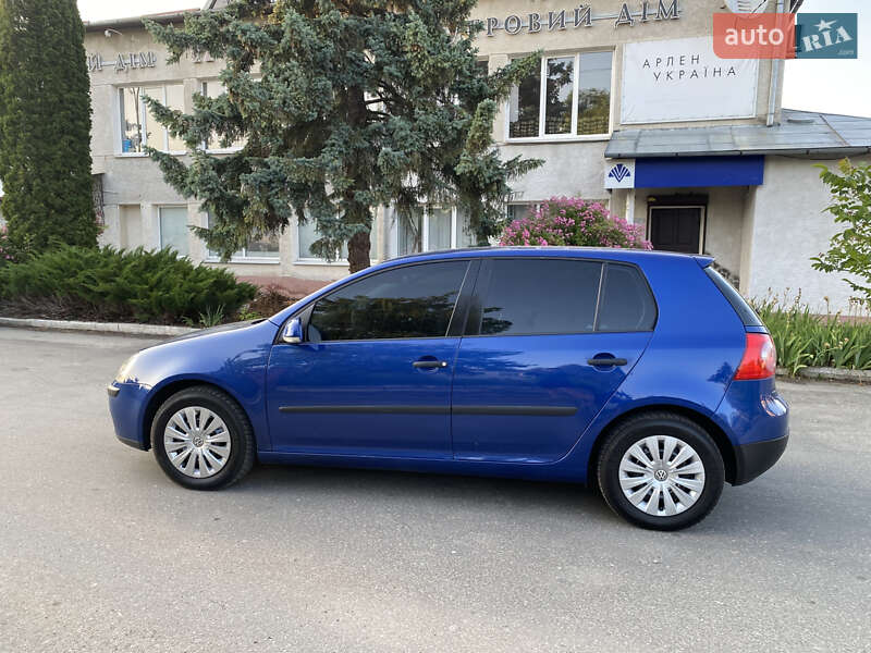 Хетчбек Volkswagen Golf 2004 в Івано-Франківську