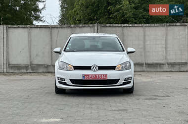 Хэтчбек Volkswagen Golf 2014 в 