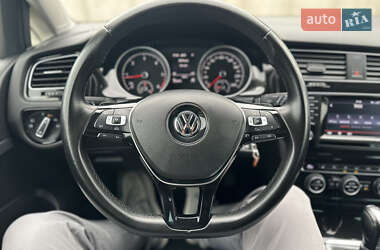 Хэтчбек Volkswagen Golf 2014 в 