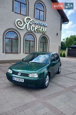 Хэтчбек Volkswagen Golf 1998 в Жовкве