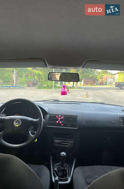 Хэтчбек Volkswagen Golf 1998 в 