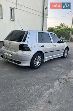 Хэтчбек Volkswagen Golf 1998 в 