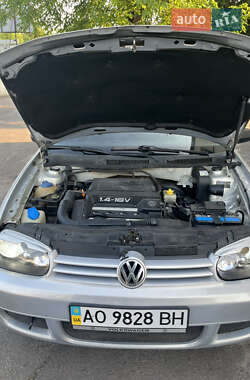 Хэтчбек Volkswagen Golf 1998 в 