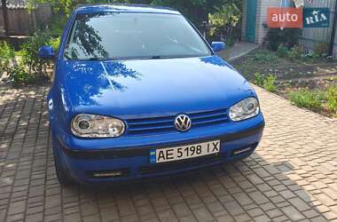 Хэтчбек Volkswagen Golf 2001 в Кривом Роге