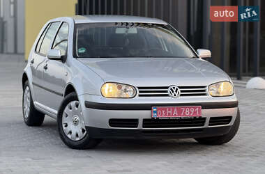 Хэтчбек Volkswagen Golf 2003 в 