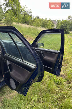 Хэтчбек Volkswagen Golf 1994 в 