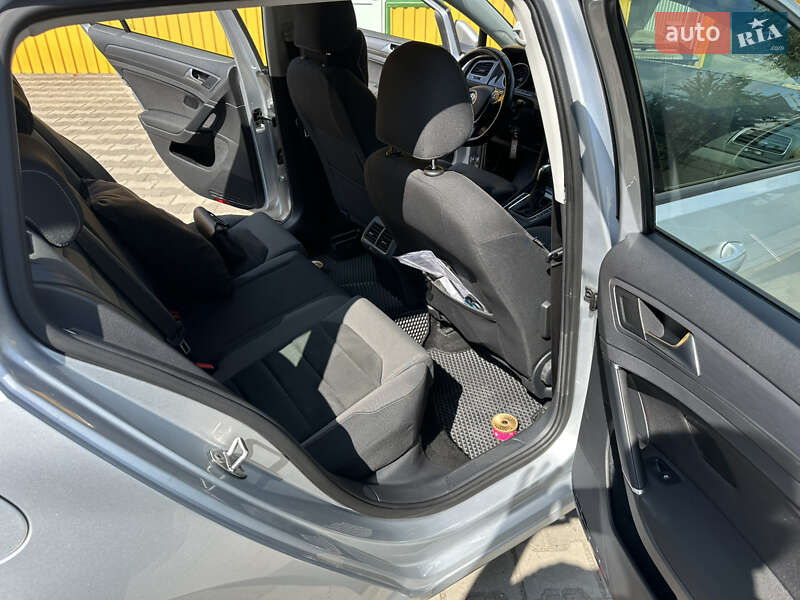 Универсал Volkswagen Golf 2020 в Луцке фото 15 Универсал Volkswagen Golf 2020 в Луцке