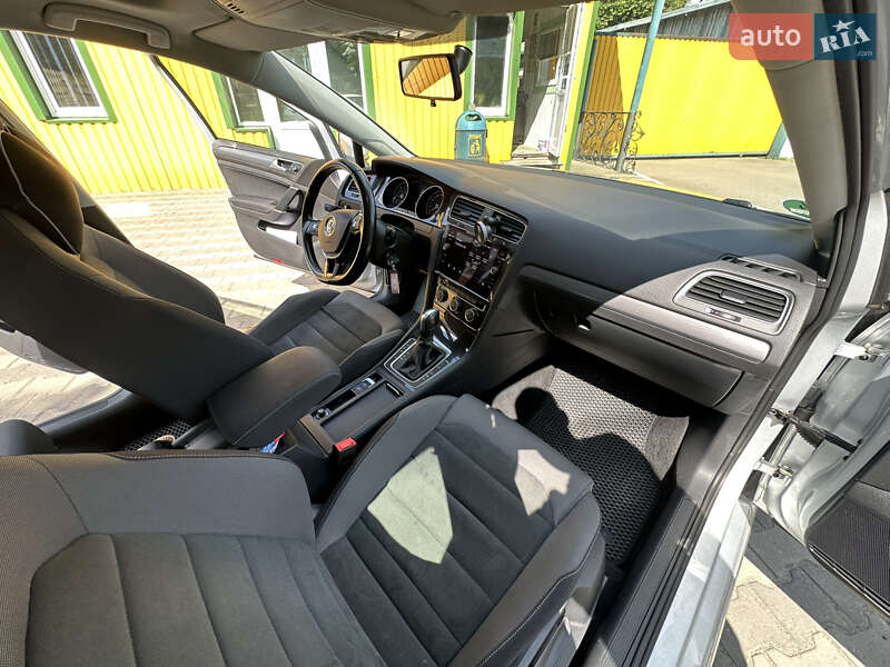 Универсал Volkswagen Golf 2020 в Луцке фото 18 Универсал Volkswagen Golf 2020 в Луцке