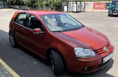 Хетчбек Volkswagen Golf 2006 в 
