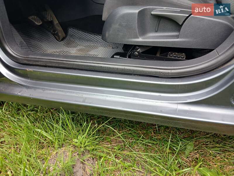 Універсал Volkswagen Golf 2009 в Вінниці