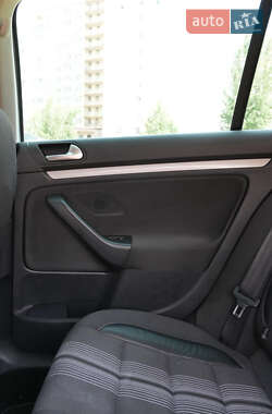 Универсал Volkswagen Golf 2013 в 
