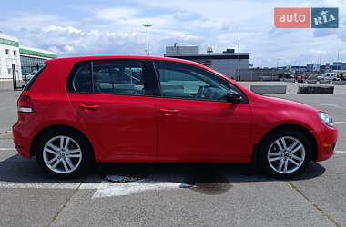 Хетчбек Volkswagen Golf 2011 в 