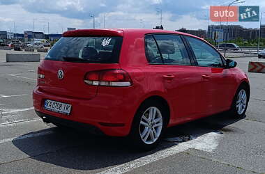 Хетчбек Volkswagen Golf 2011 в 