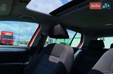 Хетчбек Volkswagen Golf 2011 в 