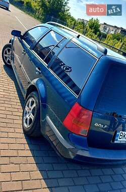 Универсал Volkswagen Golf 2005 в 