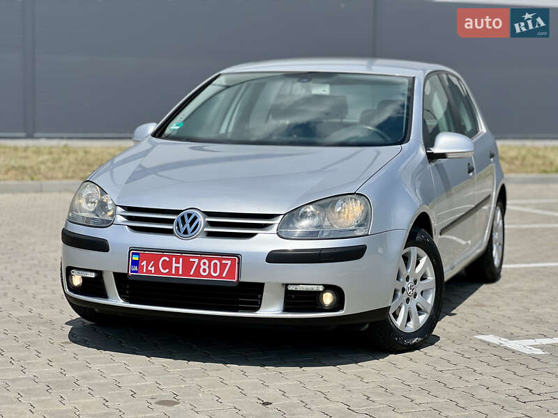 Хетчбек Volkswagen Golf 2004 в Івано-Франківську