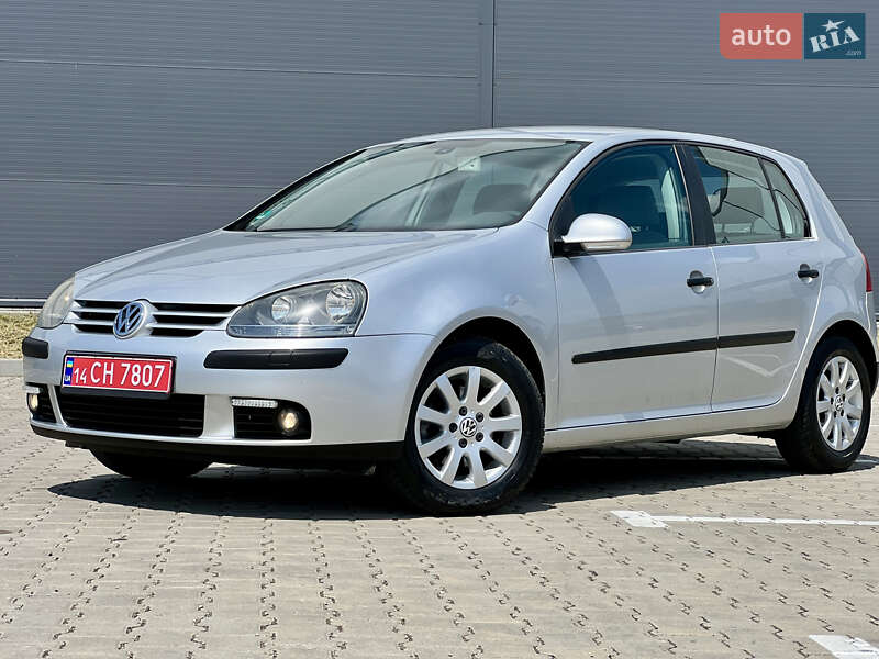 Хетчбек Volkswagen Golf 2004 в Івано-Франківську