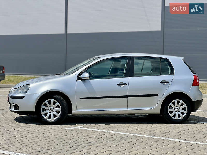 Хетчбек Volkswagen Golf 2004 в Івано-Франківську