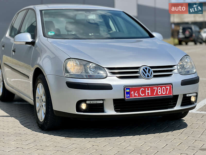 Хетчбек Volkswagen Golf 2004 в Івано-Франківську