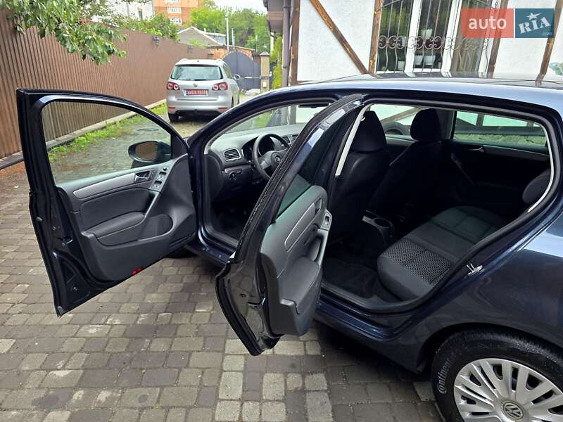 Хетчбек Volkswagen Golf 2009 в Полтаві