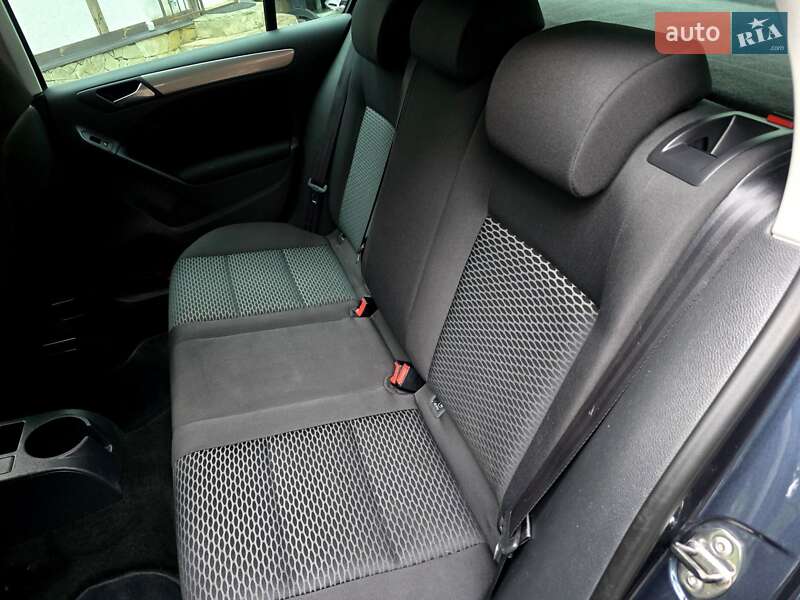 Хетчбек Volkswagen Golf 2009 в Полтаві