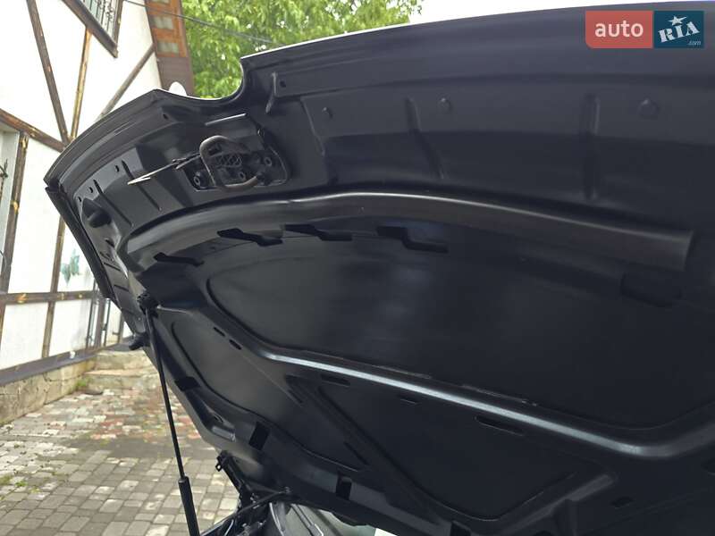 Хетчбек Volkswagen Golf 2009 в Полтаві