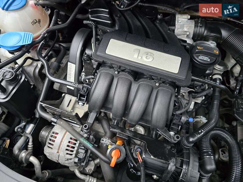 Хетчбек Volkswagen Golf 2009 в Полтаві