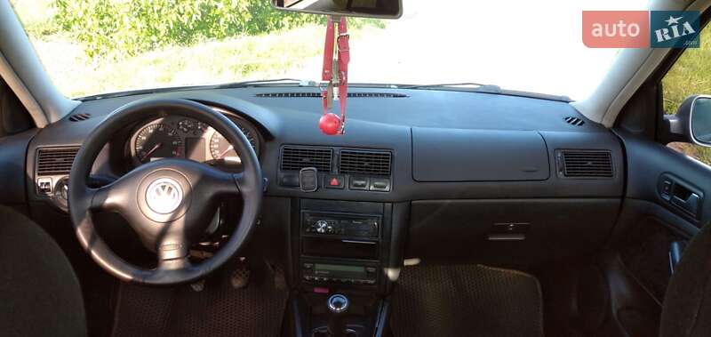 Хетчбек Volkswagen Golf 1999 в Рівному